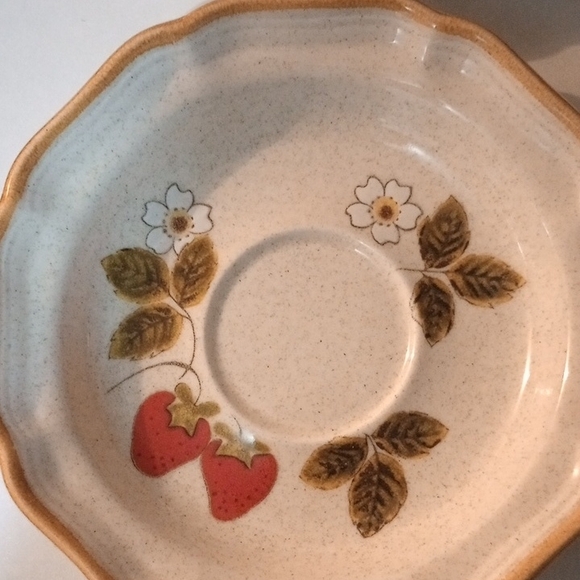 Mikasa Strawberry Festival Set Of 4 - Picture 3 of 5